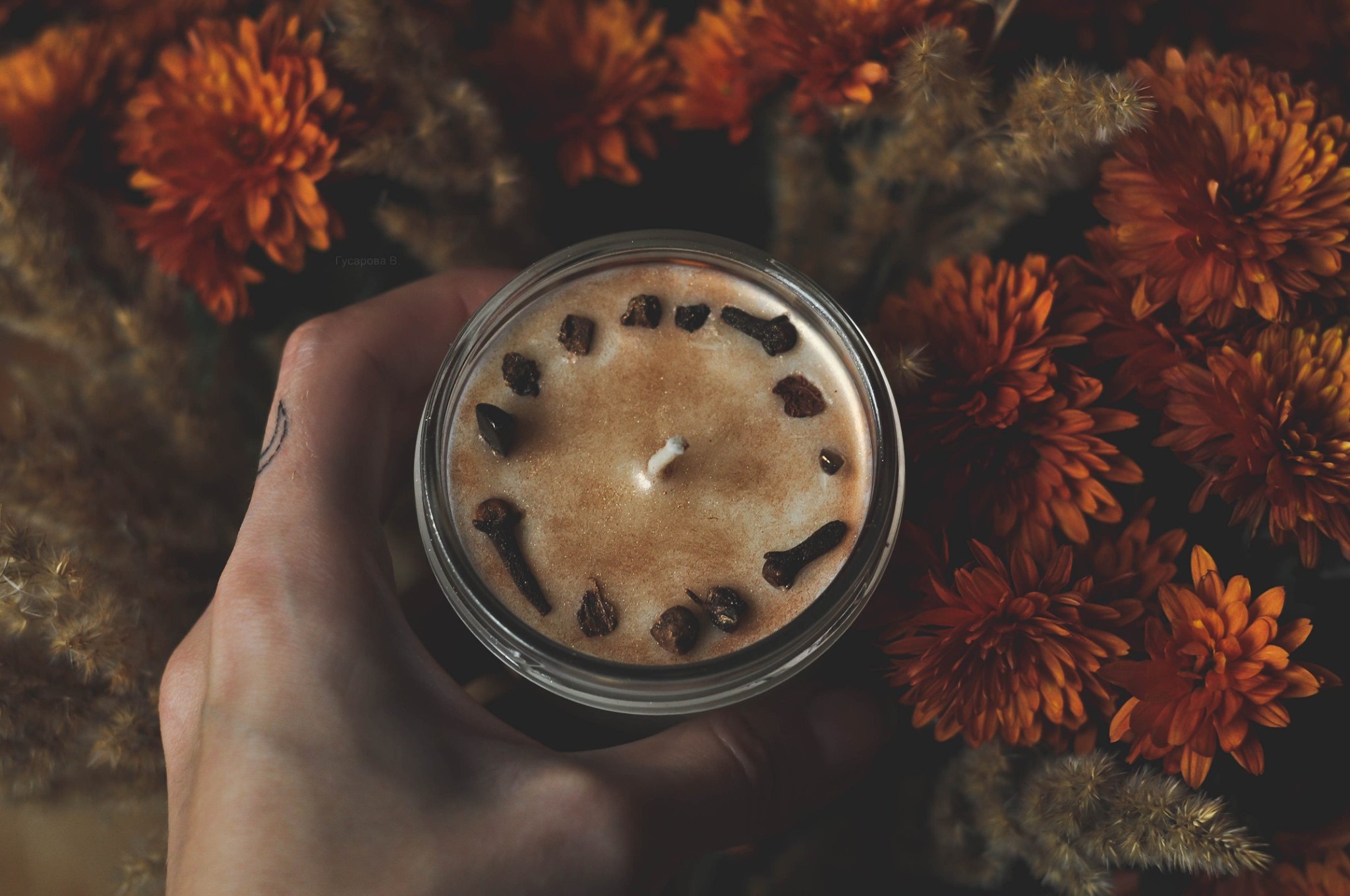 sandal candle